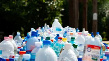 România îmbrățișează reciclarea la nivel național, începând cu o taxă pe ambalaje de plastic
