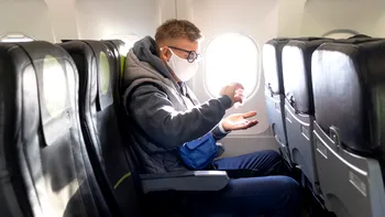 Cum să călătorești cu avionul în plină pandemie și să nu-ți riști viața