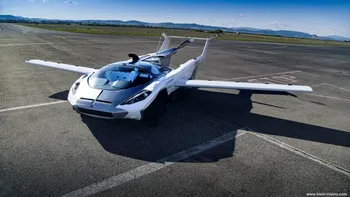 VIDEO Mașina care se transformă într-un avion va face un zbor de test în Slovacia