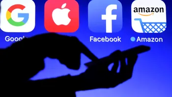 Cum reușesc, de fapt, Facebook, Google și Apple să te urmărească și de ce nu prea poți face nimic să eviți asta
