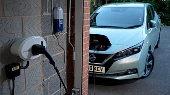 De ce e mai ieftin să-ți cumperi mașină electrică față de una pe benzină sau motorină