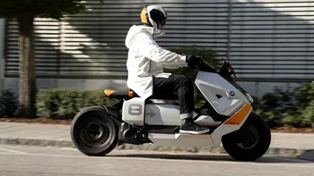 BMW vrea să-ți vândă acest scuter electric care pare scos direct din filmele SF