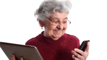Pandemia și pensionarii: cum au învățat bunicii tăi să se descurce cu internetul și să facă plăți online