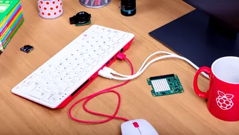 Ascuns într-o tastatură, acesta ar putea fi PC-ul viitorului: cât de bun este noul Raspberry Pi