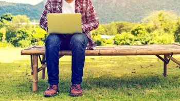 Românii, analfabeți digital: problema care ne îngenunchează economia, de fapt