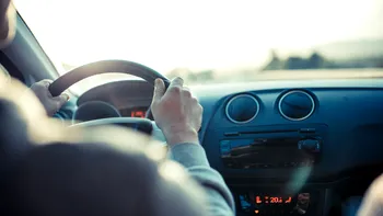 Nostalgie auto: 11 caracteristici pe care nu le mai găsești pe mașinile moderne