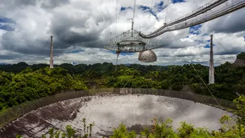 De ce va fi demolat cel mai mare telescop care caută extratereștri