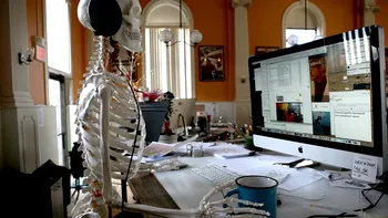 Microsoft vrea să creeze chatboți care să te facă 