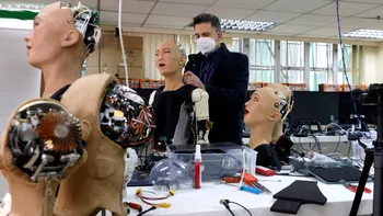 Așa arată interiorul fabricii din Hong Kong care intenționează să producă în masă roboți umanoizi