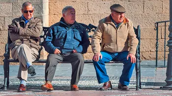 Țara care a înțeles că nu te poți baza doar pe pensia de la stat: cum îi încurajează pe cetățeni să adune bani și altfel