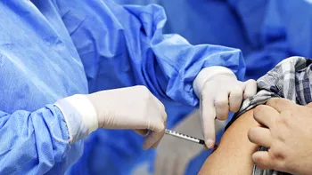 Tot ce trebuie să știi despre efectele secundare ale vaccinurilor pe termen lung, de la o sursă sigură