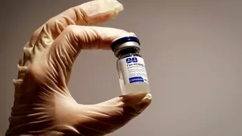 Românii, sătui de mască și pandemie: studiul care-ți arată în ce condiții sunt pro-vaccin