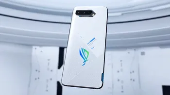 ASUS tocmai a lansat telefonul care îți umilește laptopul prin performanță
