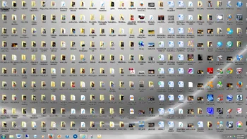 Efectul unui desktop plin de icoane: cât îți afectează performanța sistemului tău cu Windows