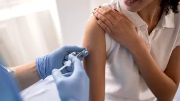 De ce poți face coronavirus după vaccinare: explicația cercetătorilor și argumentele anti-vacciniștilor