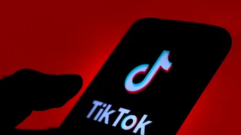Pericolul care crește pe TikTok: la ce sunt expuși utilizatorii, mulți dintre ei minori