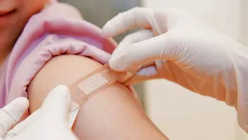 Acest plasture este, de fapt, un vaccin pe care ți-l faci singur fără probleme