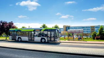 Orașele din România în care te plimbi cu autobuze electrice: zeci de bucăți, deja comandate