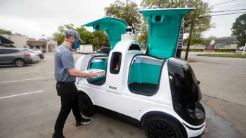 Acest robot aduce pizza direct în fața casei: care-i compania care ar putea renunța la livratori