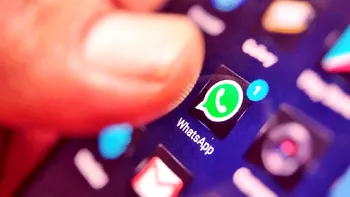 Facebook pune WhatsApp la treabă: care-i legătura dintre aplicația de mesagerie și reclamele companiei