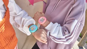 Tamagotchi, reinventat pentru generația smartwatch: bătrânul gadget aniversează 25 de ani