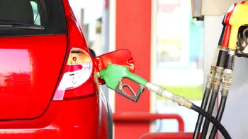 Cea mai proastă veste pentru toți cei cu mașini pe benzină și motorină. Se întâmplă la pompă cu prețul, în mod accelerat