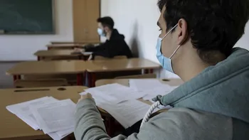 Subiectele la Bacalaureat 2021, pretext de înșelătorie pe internet: avertismentul experților despre Facebook, Instagram, WhatsApp