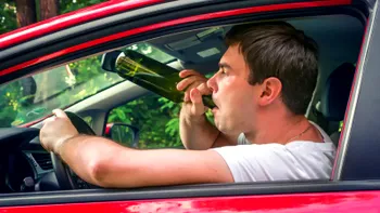 În cât timp iese alcoolul din organism la bărbați și la femei. Ce spune Codul Rutier despre cât poți să bei