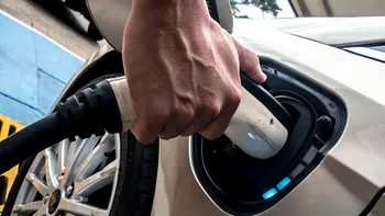Bateria care poate încărca mașinile electrice mai repede: de ce pare revoluționară