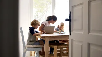 Cum se face homeschooling în România și care sunt principalele avantaje și dezavantaje ale acestei metode inedite de educație