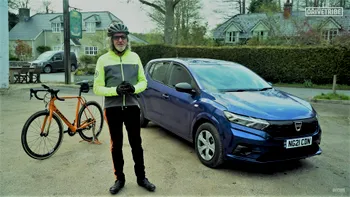 VIDEO Dacia Sandero, comparată cu o bicicletă de James May: ce părere are fostul prezentator Top Gear
