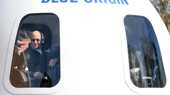 Nu va mai fi CEO Amazon, dar măcar merge în spațiu: cu cine va zbura Jeff Bezos