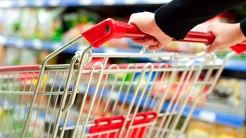 Măncarea din România, din ce în ce mai scumpă: începe de la cereale și porci, dar ”ne costă” pe toți