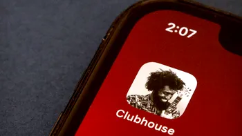 Noua funcție de la Clubhouse prin care se transformă într-un fel de WhatsApp: ce e Backchannel