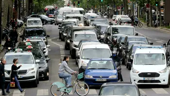 Românii fură o pagină de la francezi: la Iași, la fel ca la Paris, în trafic