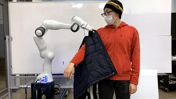 VIDEO Robotul care ajută persoanele cu dizabilități să se descurce cu sarcinile zilnice