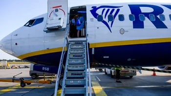 Ryanair dă semne de revenire: de ce caută să angajeze mii de piloți