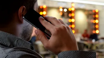 Acești lucrători din România au parte de oferte incredibile la telefonia mobilă: cum beneficiezi de ele
