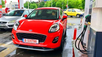 Surpriza de la pompă pentru toți românii. Ce ar putea să-i aștepte pe șoferi, după ce prețul petrolului a ajuns la minimum