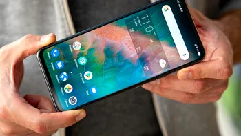 Cel mai ieftin telefon cu camera ascunsă sub ecran, disponibil global: cât costă ZTE Axon 30 5G