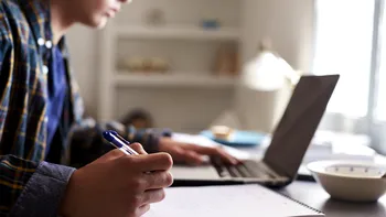 Finanțări masive pentru achiziționarea de tablete şi echipamente IT, pentru școala online