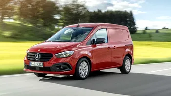Mercedes revine să atace Renault: vezi despre ce nou model este vorba