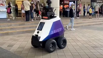 Singapore își protejează cetățenii cu ajutorul roboților. Metoda de supraveghere ar putea fi utilă și la noi