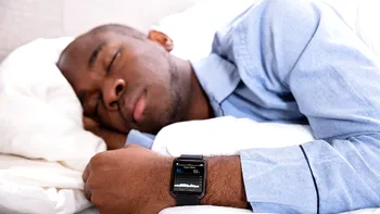 Cum îți face viața mai ușoară smartwatch-ul de la Fitbit: e de folos în timpul somnului