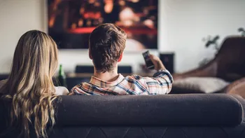 Televiziunea din România, o reclamă permanentă: cât costă aparatul de propagandă al partidelor