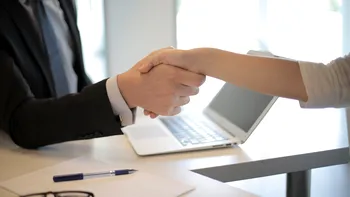 Ai studii superioare? Acum ai un avantaj în plus pe piața muncii
