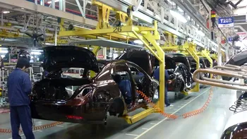 VW, Daimler și Stellantis au probleme: cum este afectată producția de mașini electrice