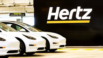 Următoarea ta mașină închiriată, o Tesla: comanda fabuloasă a Hertz, o veste bună pentru mașini electrice
