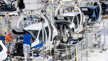 Volkswagen se confruntă cu noi probleme: cum a fost afectată afacerea de criza semiconductorilor