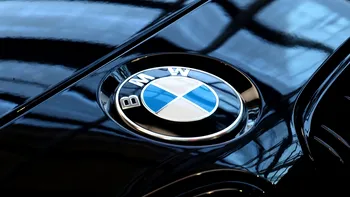 Criza microcipurilor continuă: BMW nevoită să renunțe la funcții importante